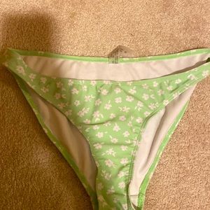 selling because i have no top for it to go with. it’s really cute.